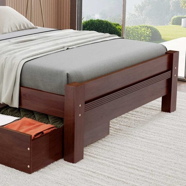 Cama Queen Ravena de Madeira Maciça com Gavetão